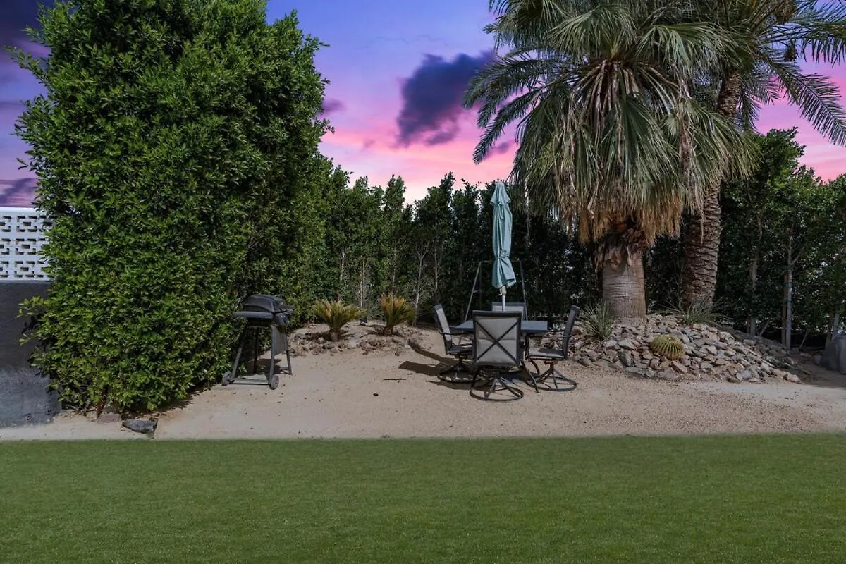 Mid-Century Modern Oasis Near Downtown Palm Springs Villa Tatil Evi